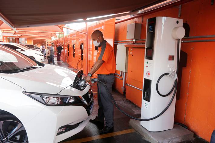 carros elétricos e híbridos voltam a pagar imposto de importação a partir de janeiro