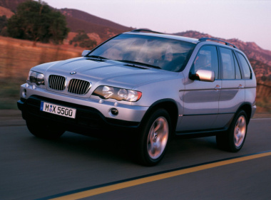BMW comemora 25 anos do lançamento do X5