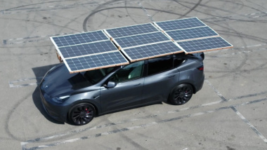 O dono de um Tesla Model Y encheu o seu teto com painéis solares para carregar “até 100 km” — não foi uma boa ideia
