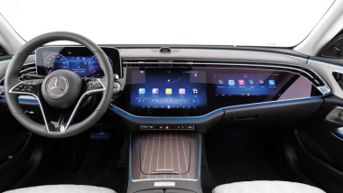 Mercedes-Benz E 300 inova em experiência de entretenimento digital