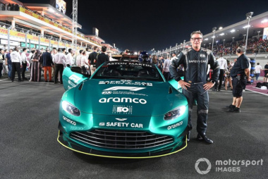 Aston Martin revela novo safety car da F1 durante pré-temporada no Bahrein