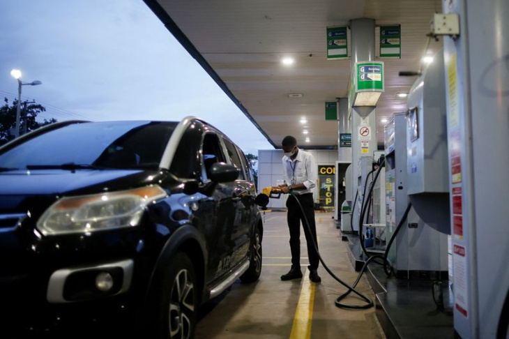 diesel, gasolina e etanol sobem nos postos do brasil em fevereiro, diz valecard