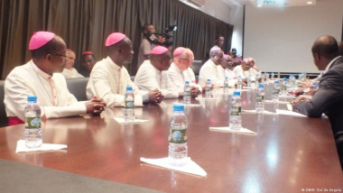 Angola: Bispos querem autárquicas com "urgência"