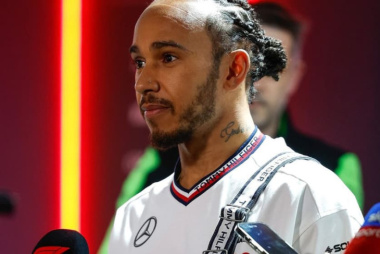 Hamilton vê Mercedes em “processo de construção” na F1: “3ª equipe mais rápida”