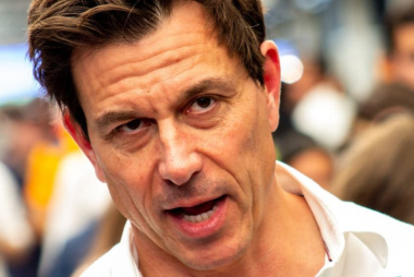 Wolff “não vê razão” para Verstappen trocar Red Bull por Mercedes: “Carro mais rápido”