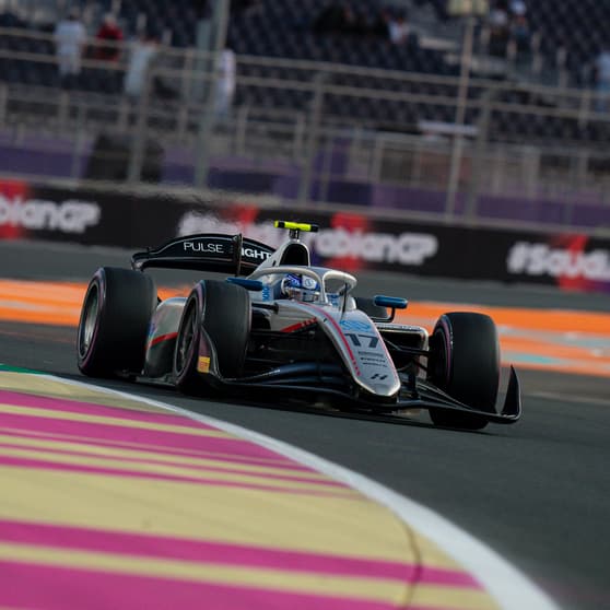 Fórmula 2 vai passar na TV hoje? Onde assistir ao vivo à corrida 2 da Arábia Saudita