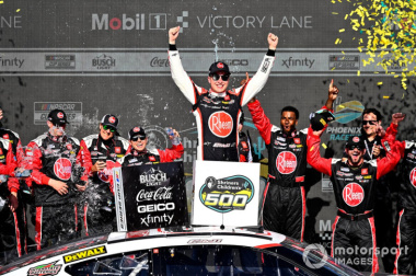 NASCAR: Com Toyota, Bell vence em Phoenix e encerra sequência positiva da Chevrolet