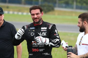 porsche cup: neugebauer comemora vitória na carrera após erro no acerto do carro