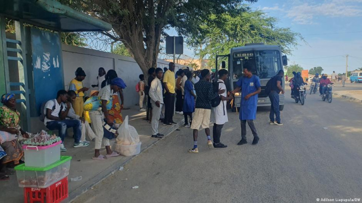 namibe: taxistas em greve pela subvenção aos combustíveis