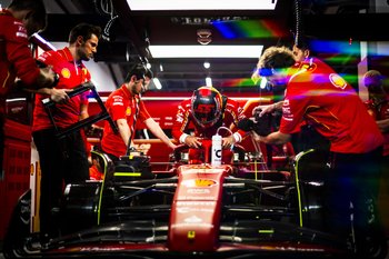 F1: Bearman volta a pilotar Ferrari, após estreia no GP da Arábia Saudita