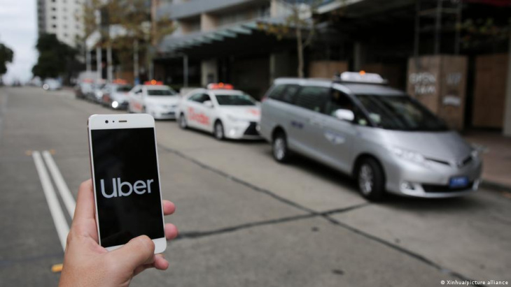 uber pagará r$ 892 milhões a taxistas na austrália