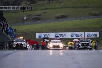 stock car pro series: cacá bueno queria correr com chuva no velocitta