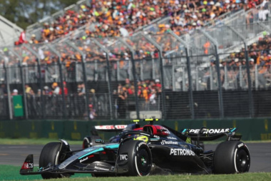 Mercedes admite que Hamilton olha Ferrari “por cima da cerca”: “Mas não é prioridade”
