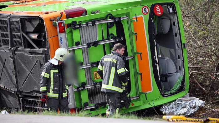 acidente com ônibus da flixbus deixa ao menos quatro mortos na alemanha