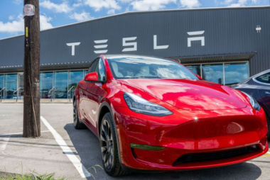 Tesla vai lançar sua própria plataforma de robotaxis em agosto, revela Elon Musk