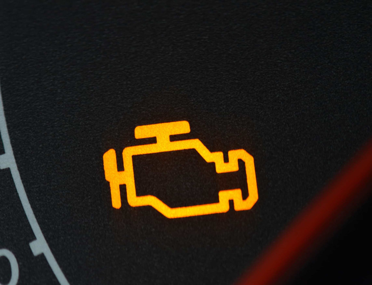 o significado das luzes de aviso no painel do carro: conhece todos?