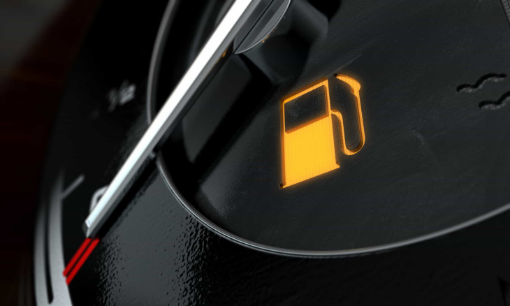 o significado das luzes de aviso no painel do carro: conhece todos?