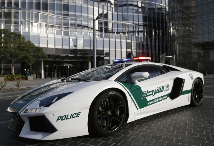os carros de polícia mais velozes (e caros) do mundo!