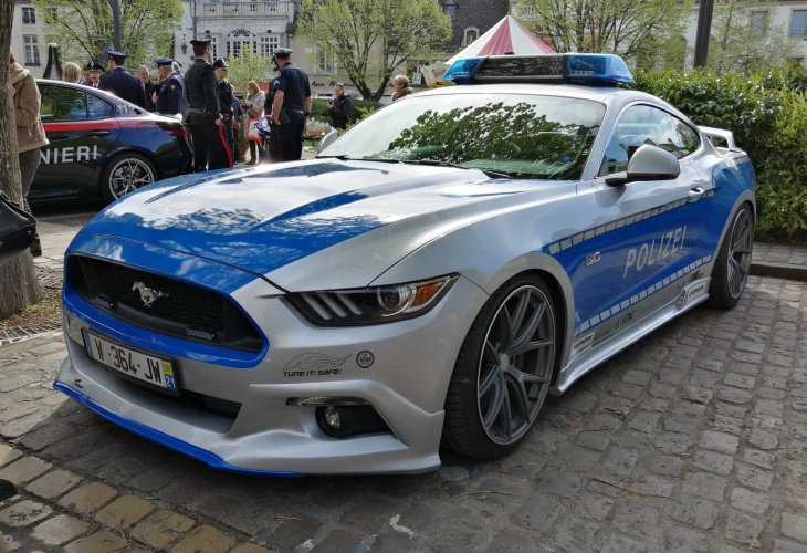 os carros de polícia mais velozes (e caros) do mundo!