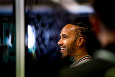 Hamilton diz que seria “épico” Fórmula 1 e MotoGP correrem no mesmo fim de semana