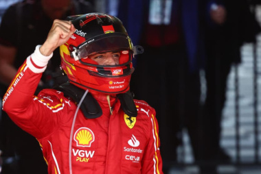 Sainz conversa com Mercedes para substituir Hamilton na Fórmula 1 2025