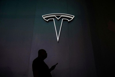 Tesla: mais um banco rebaixa ação, que ronda mínima de 15 meses