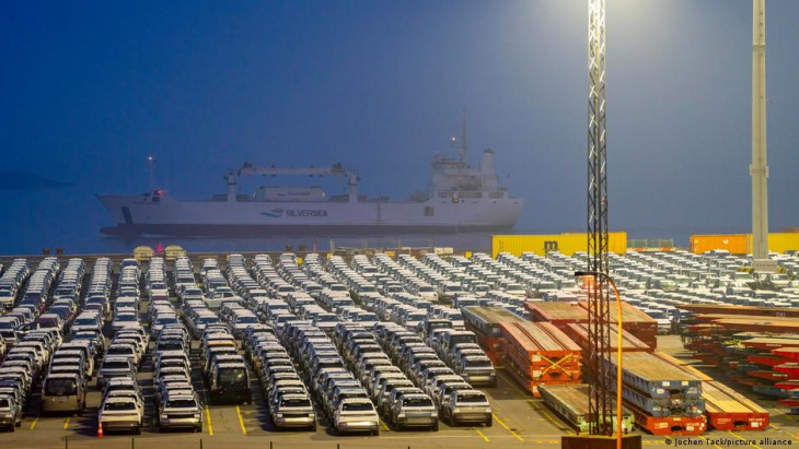 automóveis encalham nos estacionamentos dos portos europeus